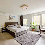 Viphouse Valkenburg Bed & Breakfast 4*