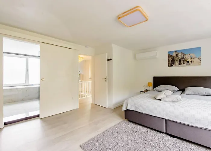 Viphouse Valkenburg 4*