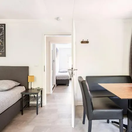 Viphouse Valkenburg 팔켄뷔르흐안더횔