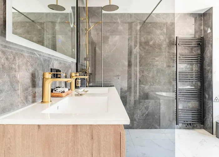 Viphouse Valkenburg 팔켄뷔르흐안더횔